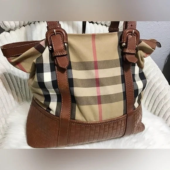 Burberry Bags - Picture 2 of 16